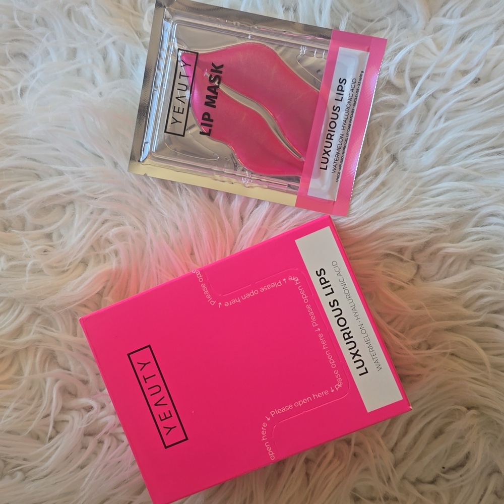Watermelon Hyalauronic Lip Masks 25 Count Individually Sealed NIB - Picture 2 of 3